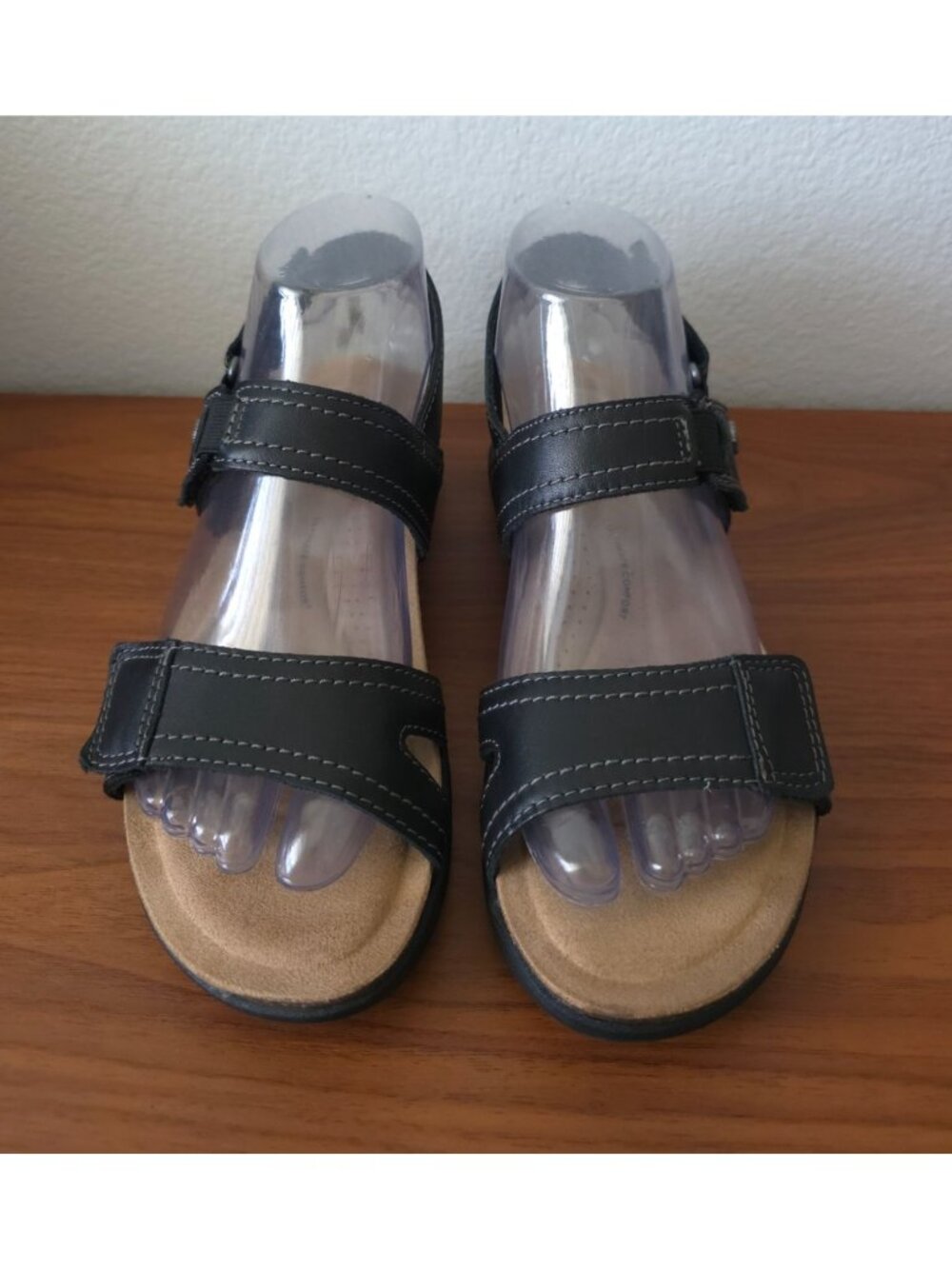 Clarks APRIL CLOVER Black Leather Adjustable Strap Sandals Womens Size 6.5M - Picture 2 of 9